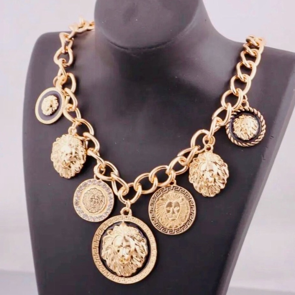 NECKLACE: Golden-Tone Lion Head Thick Chain w/Lg Alloy Pendant & Zirconias, NWOT - Picture 4 of 16